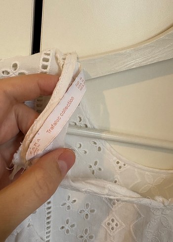 Nakışlı Fırfırlı Beyaz Keten Bluz - Görsel 3