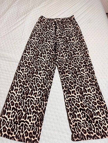 leopar desenli pantolon