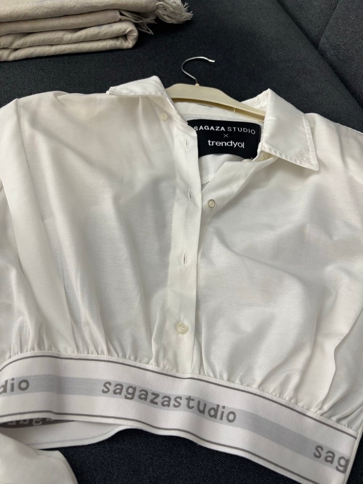 Uzun Kollu Beyaz crop Gömlek - Görsel 2