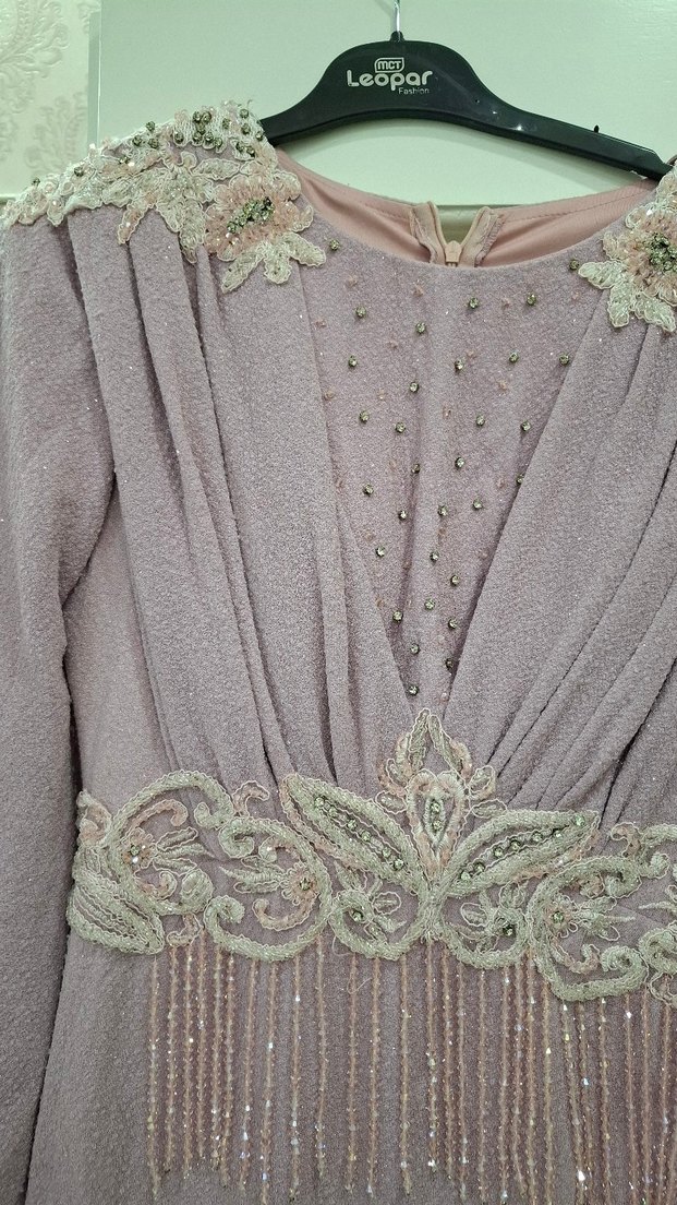 Uzun Kollu İşlemeli lila Abiye Elbise - Görsel 3