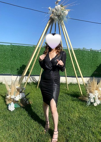 Uzun Siyah Gotik V-Yaka Elbise - Görsel 2