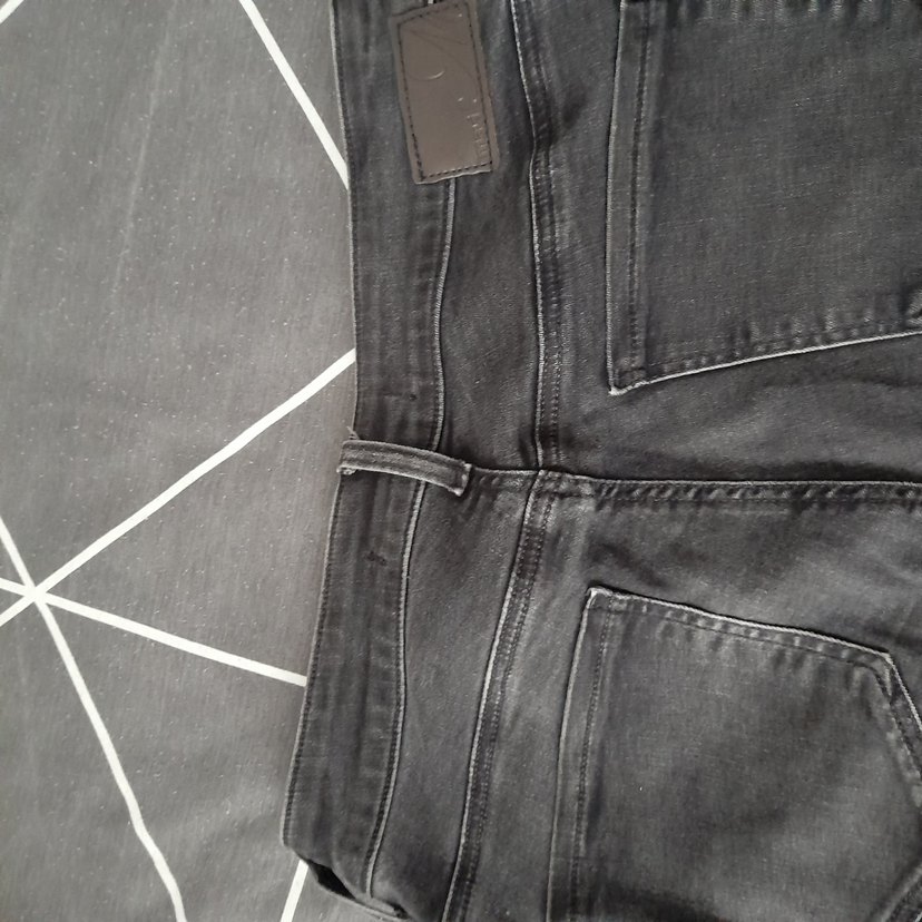 Siyah Dar Kesim Denim Kadın Pantolon - Görsel 4