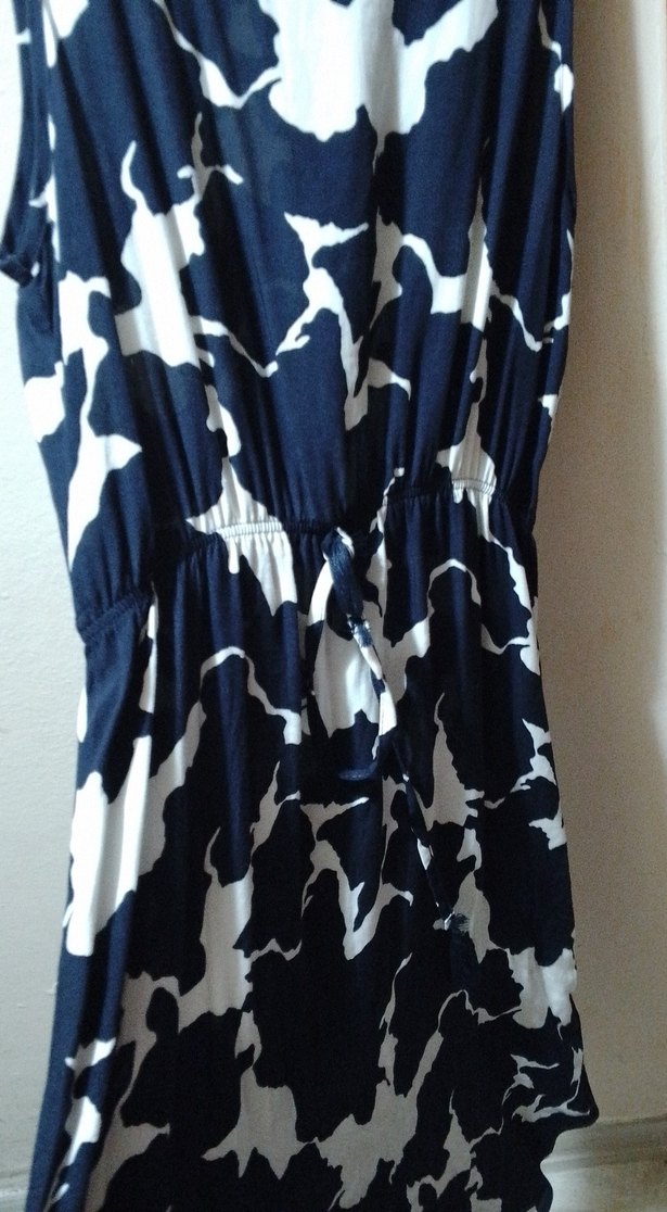 Uzun, Kolsuz, Yüksek Yakalı Bağlamalı Elbise - Görsel 3