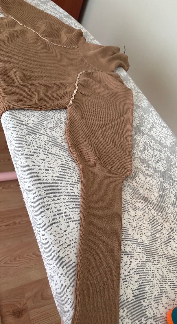 Bej Kadın Boğazlı Triko Kazak - Görsel 3