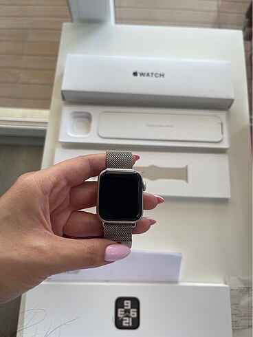 Apple Watch SE 40mm Starlight