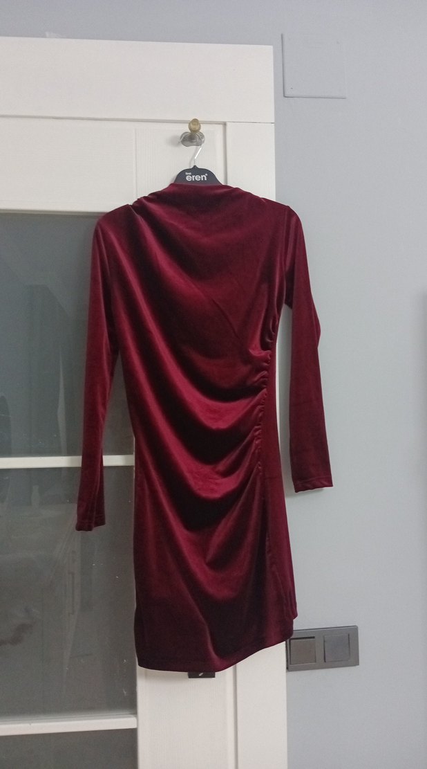 Bordo Parlak Yüksek Yakalı Drapeli Mini Elbise - Görsel 2