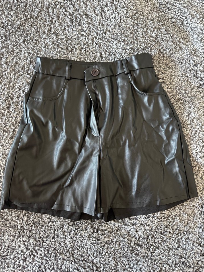 Siyah deri şort - Görsel 2