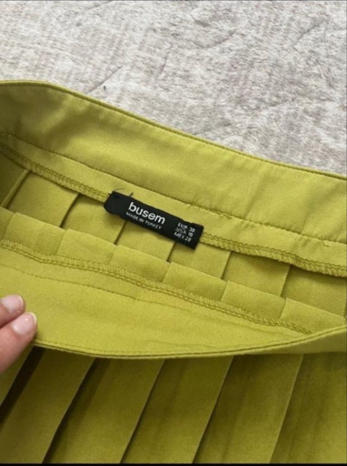 Yeşil pileli etek - Görsel 2