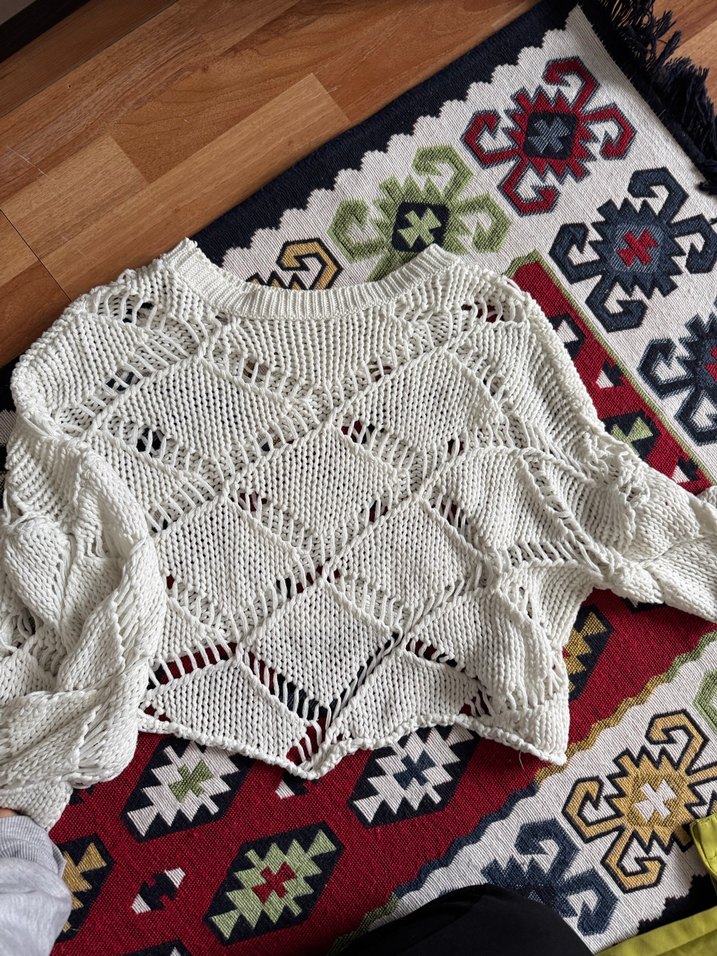 Beyaz Örgü Kazak - Görsel 4