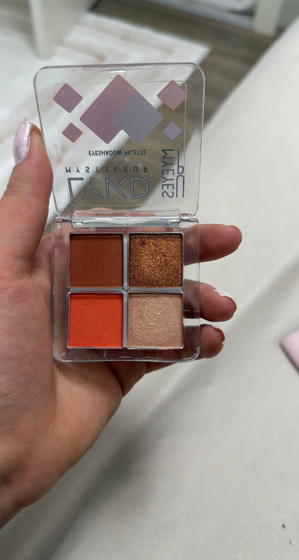 Dört Renkli Işıltılı Göz Farı Paleti - Görsel 2