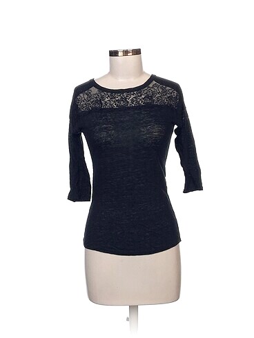 Pull and Bear T-shirt %70 İndirimli.