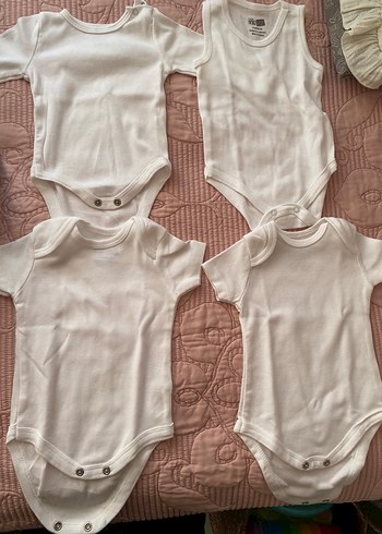 Bebek Erkek Beyaz Pamuklu Kısa Kollu Body - Görsel 4