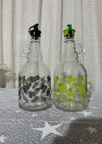Yeşil ve Siyah Desenli Cam Yağlıklar