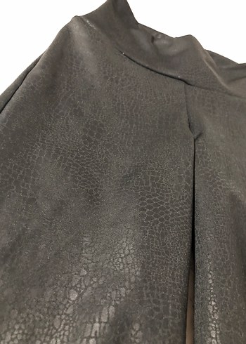 Siyah Deri Midi Şort - Görsel 4