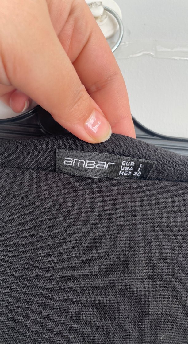 Siyah Yırtmaçlı Asimetrik Etek - Görsel 4