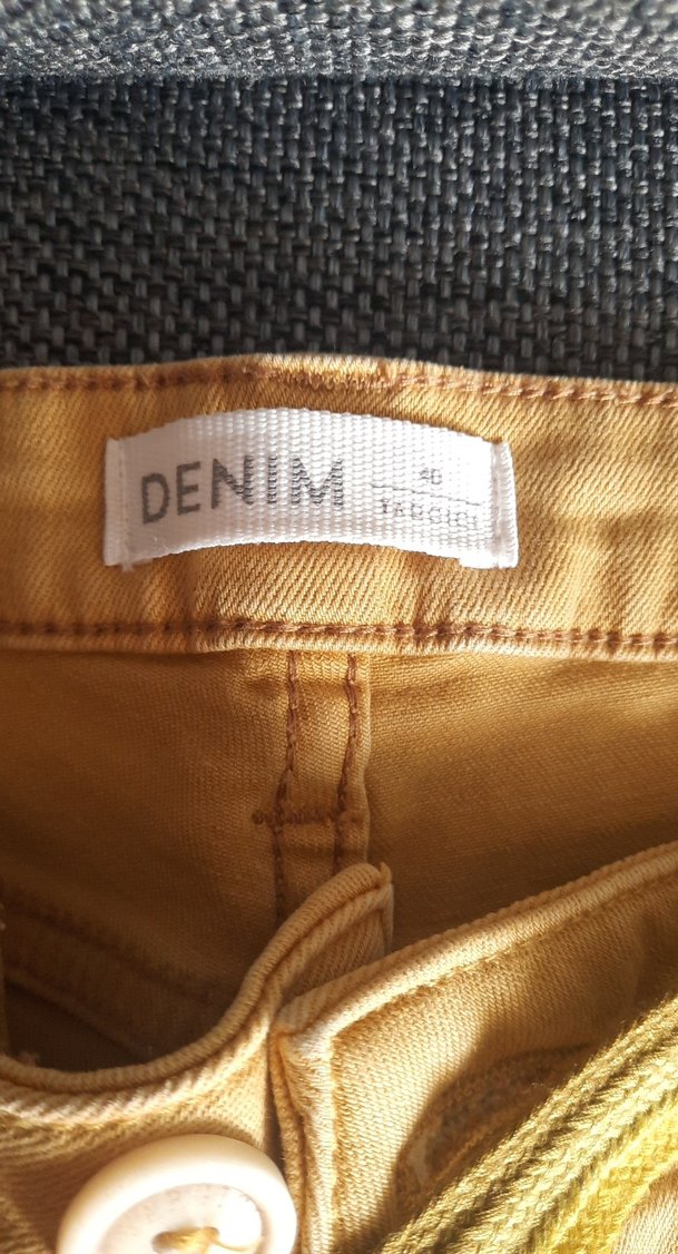 Sarı Kemerli Kadın Şort - Görsel 2