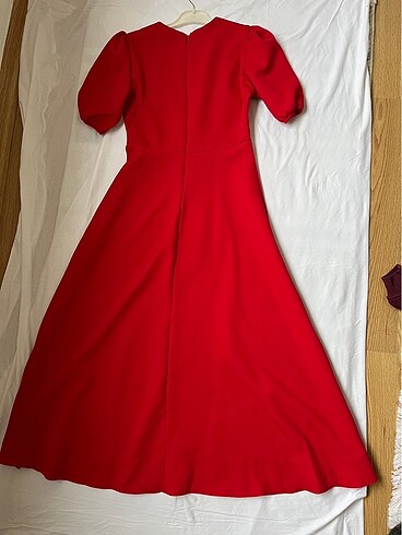 Kırmızı elbise - Görsel 6