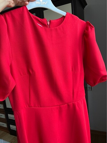 Kırmızı elbise - Görsel 5