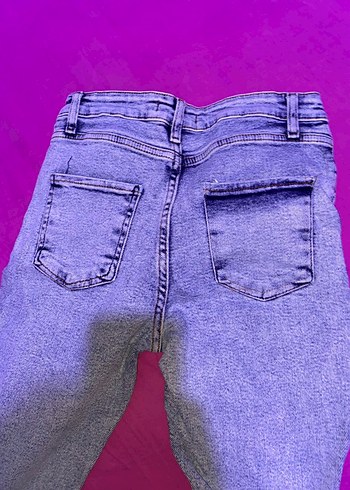 28 Beden Kadın Gri Bağlama Desenli Midi Kot Pantolon