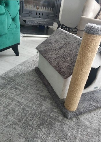 Gri Kedi Evi ve Tırmalama Direği - Görsel 3