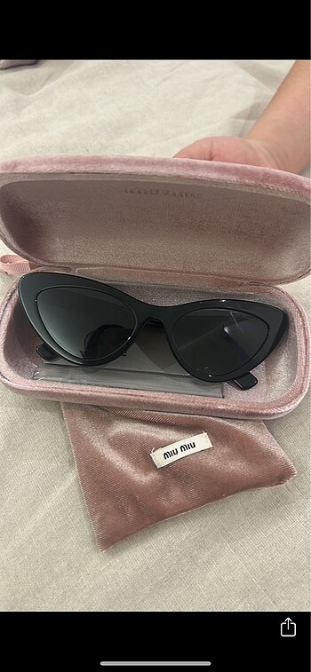 Miu Miu Cat Eye güneş gözlüğü
