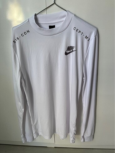 Nike Uzun Kollu