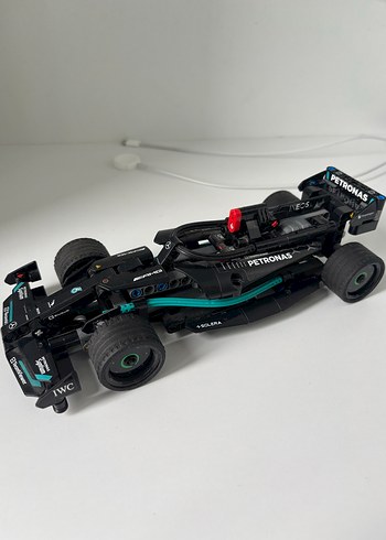 Diğer Lego Technic Mercedes-AMG F1 W14 EPerformancePull-Back 42165