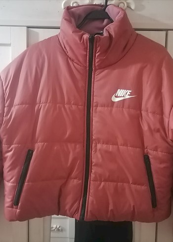 Nike Pembe Kısa Kadın Kışlık Mont