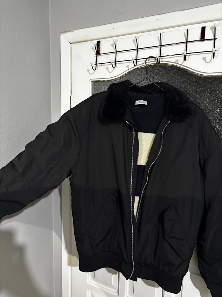 Kürk Detaylı Siyah Ceket - Görsel 3