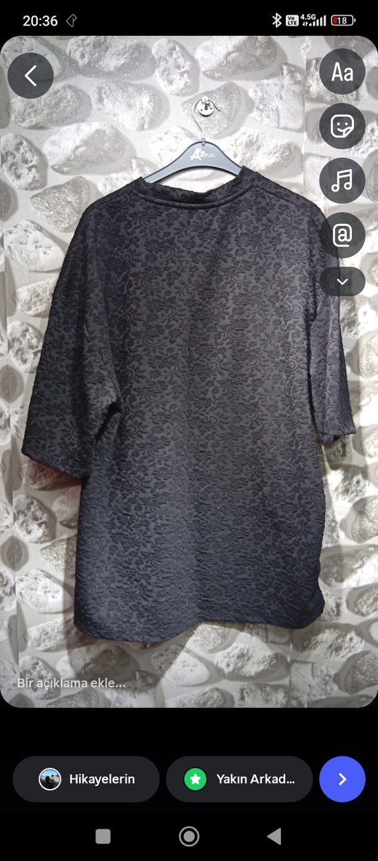 Gri Dantel Detaylı tişört - Görsel 2