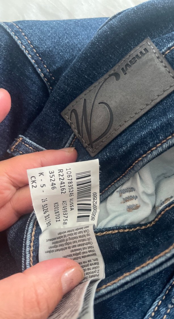 Kadın Parlak Lacivert Kemerli Midi Kot Pantolon - Görsel 3