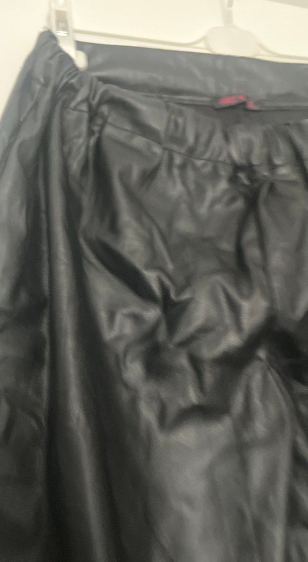 Kadın Siyah Deri Pileli Midi Pantolon - Görsel 3