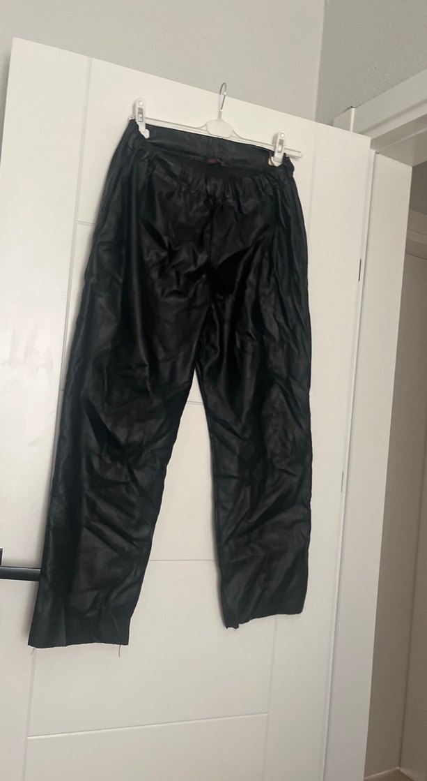 Kadın Siyah Deri Pileli Midi Pantolon - Görsel 4