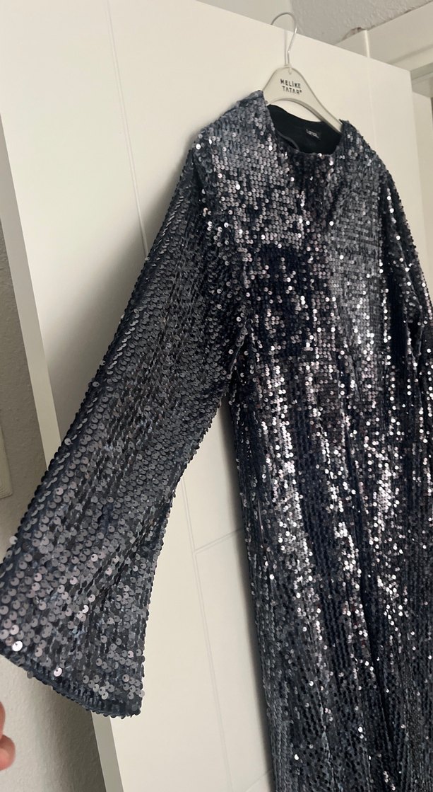 Gri Payetli Uzun Kollu Abiye Elbise - Görsel 2