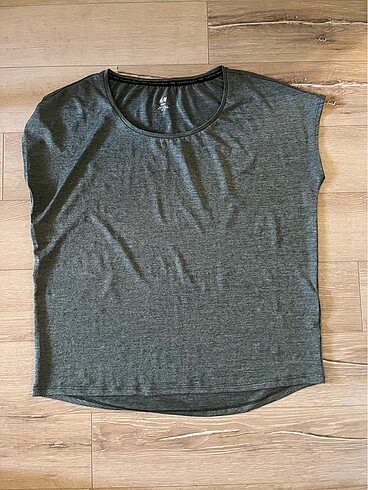 H&M H&M spor üstü