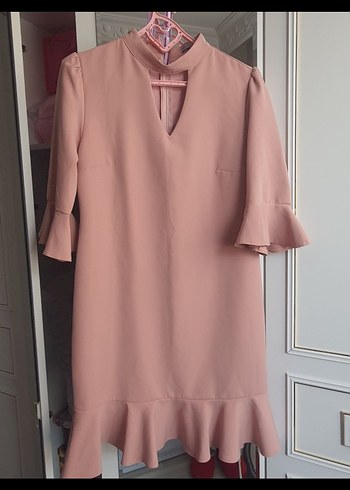 Pembe Midi V Yaka Fırfırlı Kadın Elbise