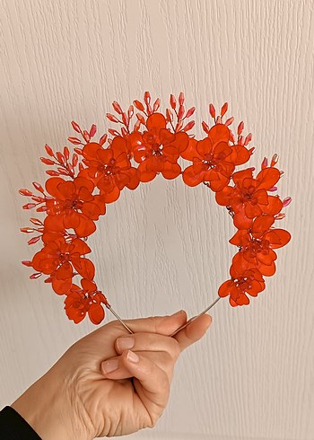 Diğer Kırmızı sedef çiçekli ve kristalli gelintaci