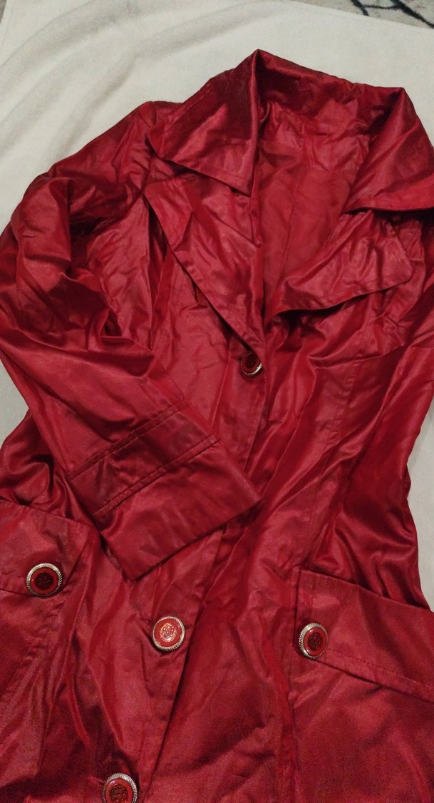 Parlak Kırmızı Düğmeli Kadın Uzun Kaban - Görsel 2