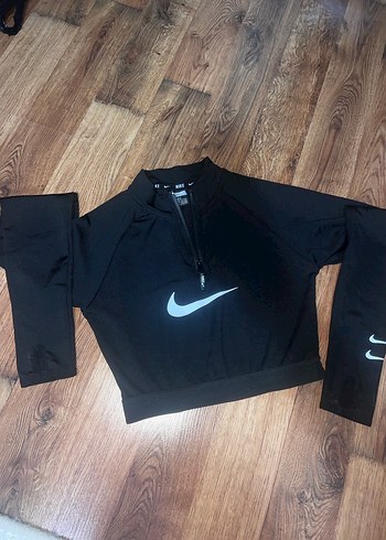 s Beden Nike Siyah Crop Top Kadın Spor Üstü