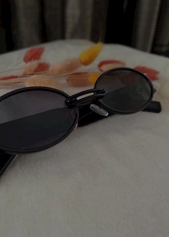 Kadın Siyah Retro Oval Güneş Gözlüğü