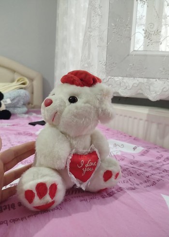 Kırmızı Kalpli Beyaz Peluş Ayıcık