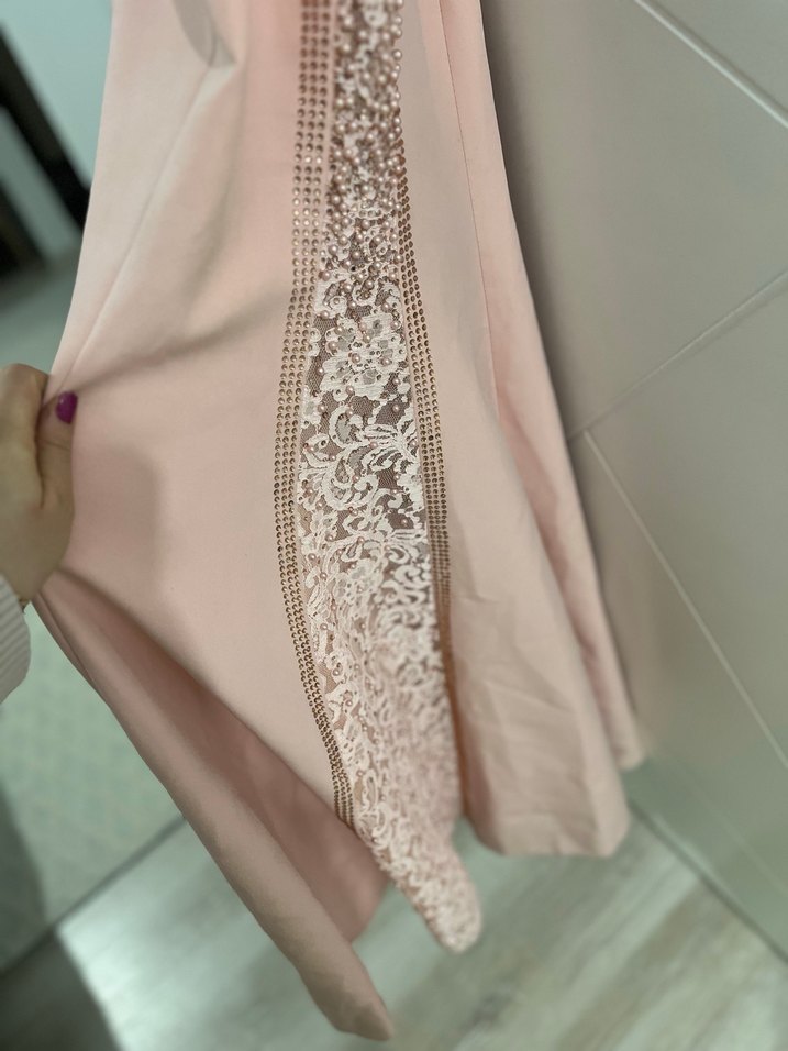 Dantel Detaylı Uzun Pembe V Yaka Abiye Elbise - Görsel 4