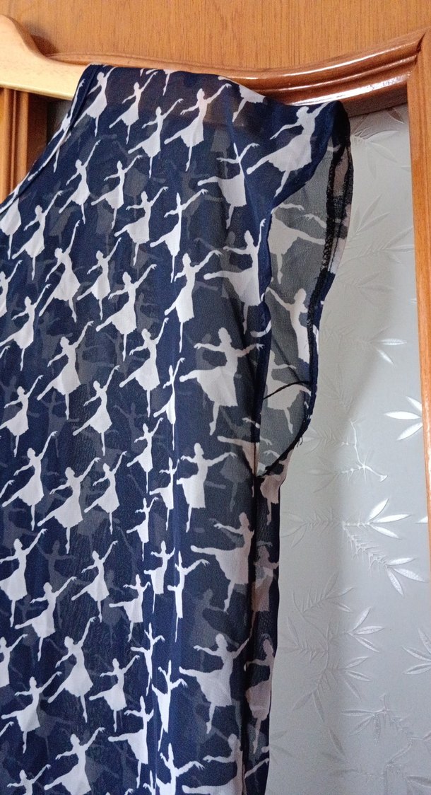 Mavi beyaz Baskılı Kolsuz Salaş Bluz - Görsel 2