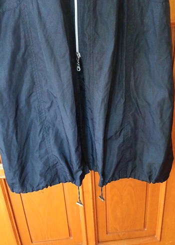 Kadın Siyah Uzun Fermuarlı yağmurluk - Görsel 3