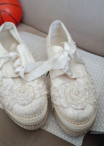 Diger Beyaz Boncuklu Vintage Düğün ayakkabısı - Görsel 3