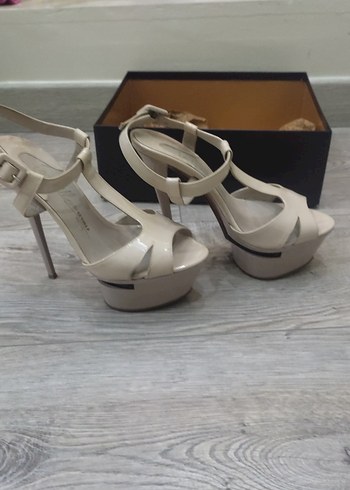 Bej Rugan Tokalı İnce Topuklu Kadın Ayakkabı - Görsel 2