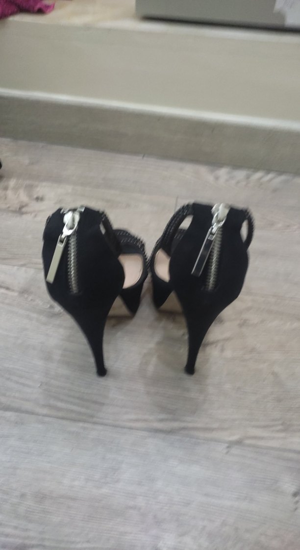 Siyah Tokalı İnce Topuklu Kadın Abiye Ayakkabı - Görsel 4