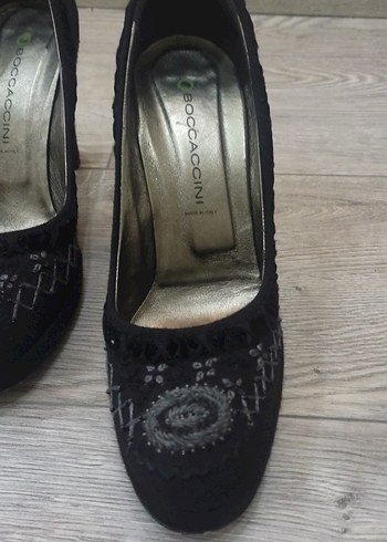 Siyah Nakışlı Tokalı Topuklu Kadın Ayakkabı - Görsel 2
