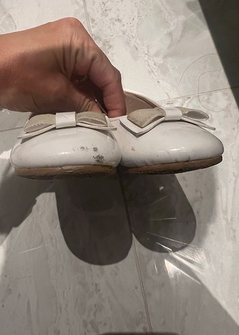 LC Waikiki Kız Çocuk Beyaz Velcro Babet Ayakkabı