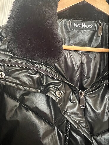 Network Network yağlı deri görünümlü şişme mont.